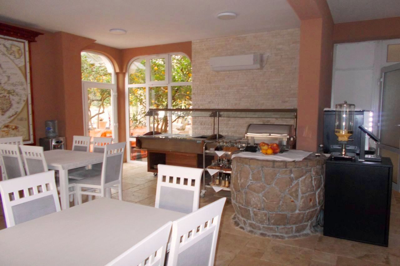 Hotel Pharos (Bar) - wczasy
