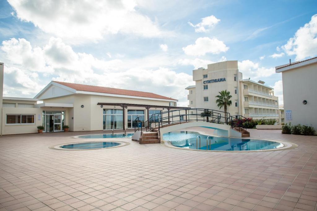 Wczasy na bajecznym Cyprze - Cynthiana Beach Hotel ***