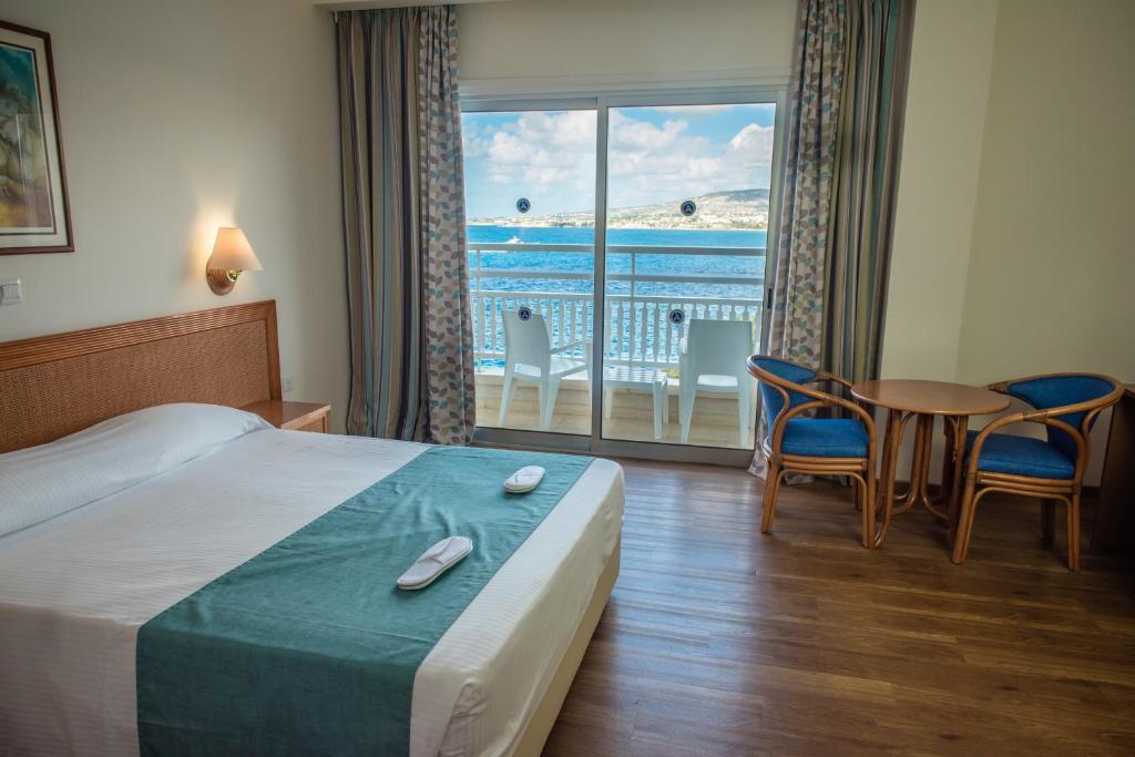 Wczasy na bajecznym Cyprze - Cynthiana Beach Hotel ***